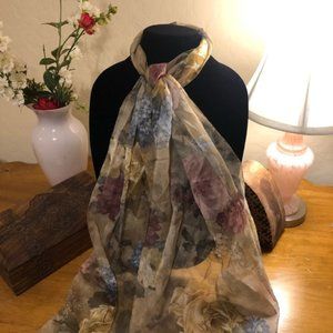 Scarf Long scarf with Floral Pattern